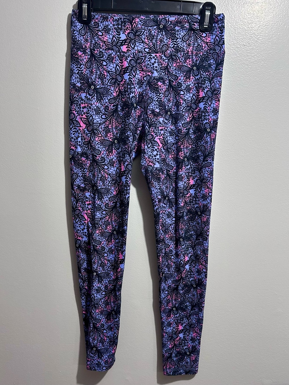 LuLaRoe Purple and Pink Floral Leggings Size OS (47)